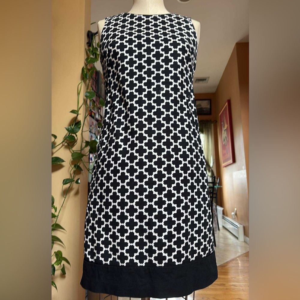 White House Black Market Geometric Pattern Dress